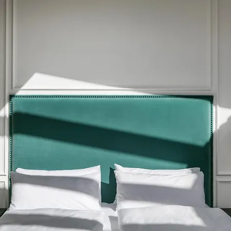 Tauroa Zu Appesbach Hotel