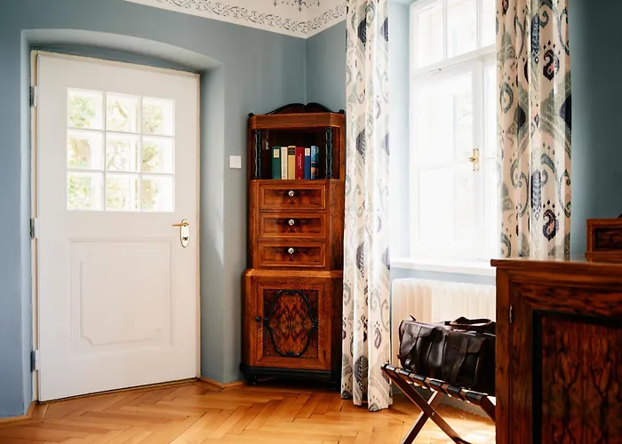 Tauroa Zu Appesbach 4*