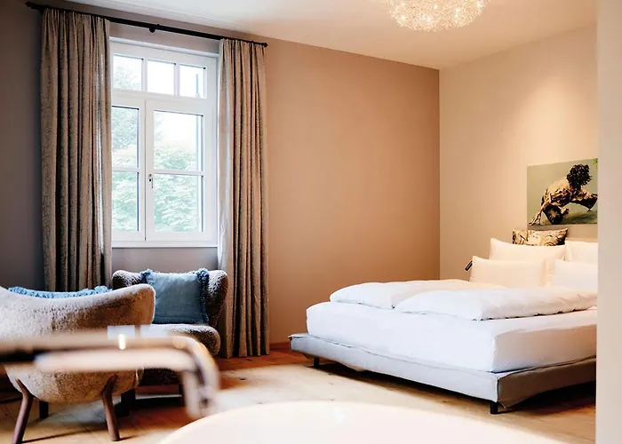 Tauroa Zu Appesbach 4*